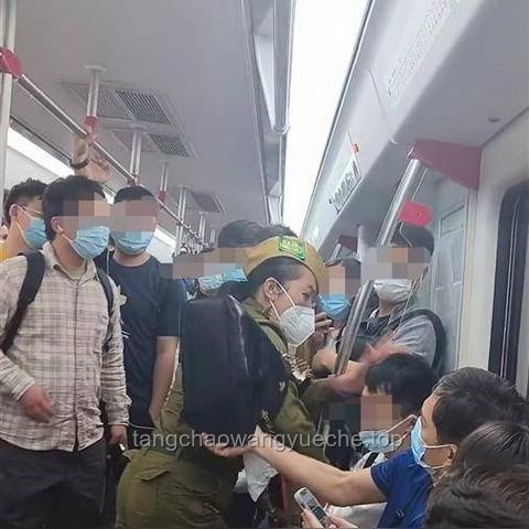 女子地铁争执应对指南：冷静处理，避免暴力冲突
